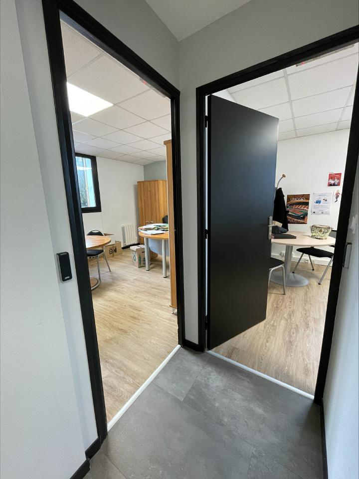 Bureau Cesson-Sévigné 327m² Location bureau Cesson-Sévigné Ille-et-Vilaine OLBUR2204121 3